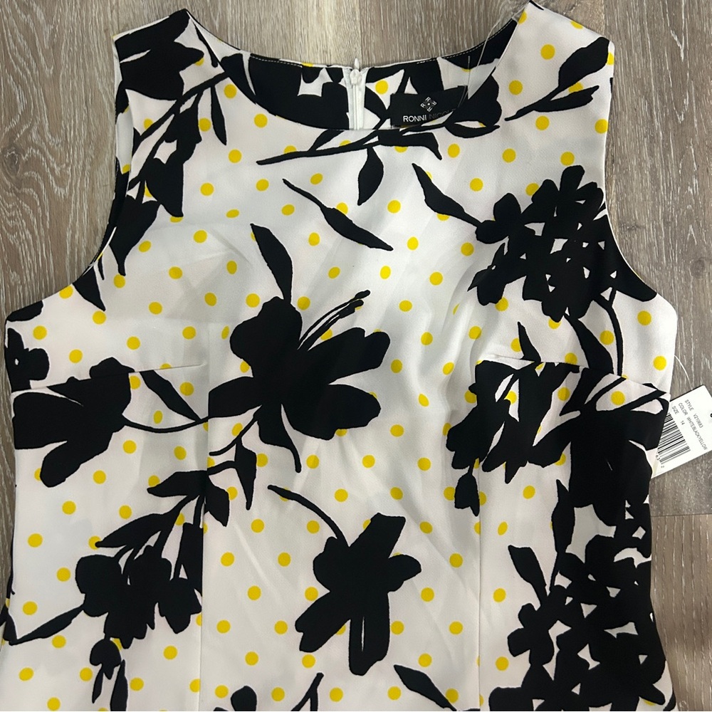 Ronni Nicole Black and White Floral Mini Dress with Yellow Dot Accents (Bin 11) - Picture 5 of 11